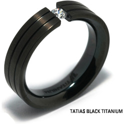 TATIASのブラックチタンリング